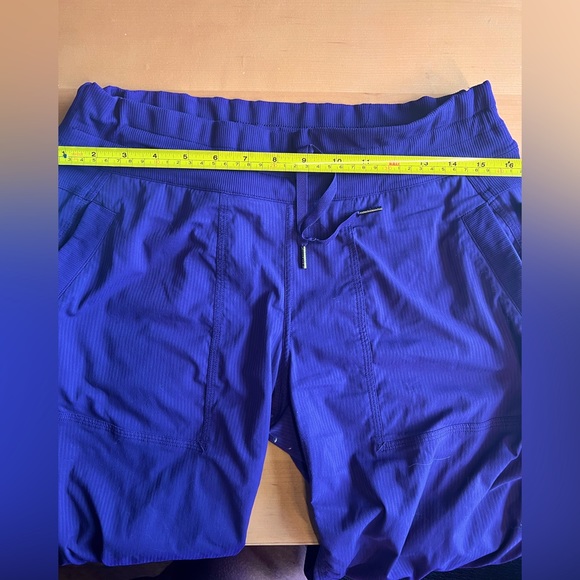 Lululemon cropped dance pants - Picture 9 of 14